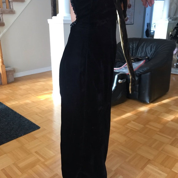 WOMANS NIGHT DRESS. SIZE MEDIUM - Picture 2 of 8